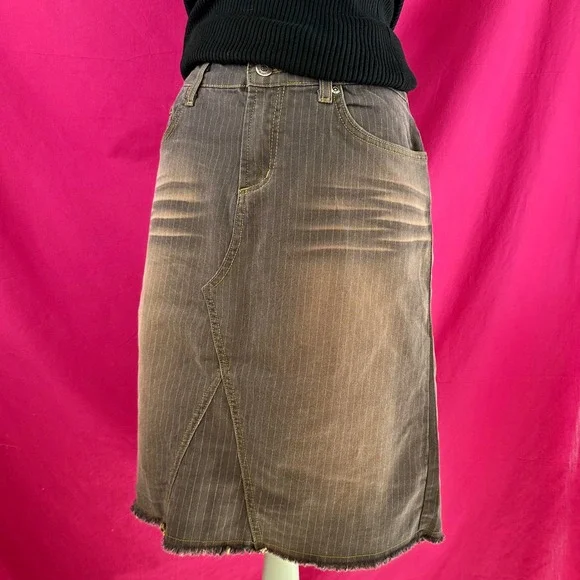 Y2K Vintage Hot Kiss Brown Pinstripe Denim Skirt Size 5 27 USA Mid Rise Raw Hem‎ - Picture 17 of 17